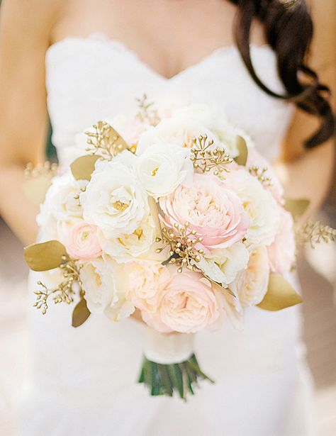 Gold + blush garden roses | Photography: Sean Cook Weddings - seancookweddings.com/ Gold Wedding Bouquets, Gold Wedding Flowers, Roses Photography, White And Pink Flowers, Gold Bouquet, Gold Wedding Inspiration, Blush Bridesmaids, Pink And Gold Wedding, Gold Wedding Theme