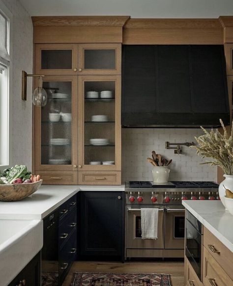 Two toned kitchen cabinets are a gorgeous design trend and we're sharing 17 of our favorite kitchens for inspiration! Two Toned Kitchen, Two Toned Kitchen Cabinets, Chalet Kitchen, Metal Kitchen Cabinets, Two Tone Kitchen Cabinets, Lake House Kitchen, Two Tone Kitchen, Design Your Kitchen, Kitchen Cabinet Colors