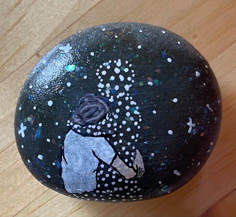 Painted Rocks For Gravesite, In Memory Rock Painting, Grave Painting, Memorial Rocks Painted, Memorial Stones Diy, Memorial Rocks, Shadow Person, Memory Garden, Painted Rocks Diy