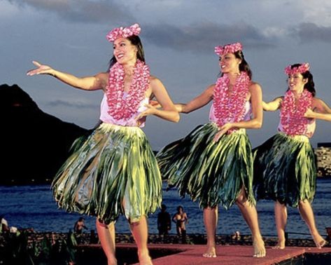 Dance plays a large role in many cultures. Depending on where you are from it may be tradition to learn a type of dance. Pictured is 3 women performing the Hawaiian dance; Hula, an ethnic dance form precious to the Hawaiian Islands. Hawaiian Hula Dance, Hawaii Activities, Tiki Hawaii, Polynesian Dance, Hawaii Hula, Cultural Dance, Hawaiian Dancers, Hula Dance, Hula Dancers