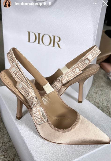 Elegant Shoes Heels, Pretty Heels, Fashion Shoes Heels, Cute Shoes Heels, Shoes Heels Classy, Shoes Outfit Fashion, Classy Shoes, Stunning Shoes, Heels Classy