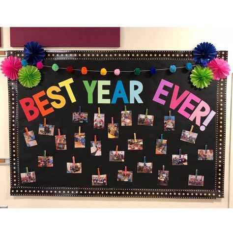 Bulletin Board Ideas For End Of School Year, Kindergarten Bulletin Board Ideas Back To School, Eoy Bulletin Boards, Prek Art Bulletin Board Ideas, End Of Kindergarten Bulletin Board Ideas, Year Around Bulletin Board Ideas, Bulletin Board For Pictures Display, New Year Boards Bulletin, Kindergarten Graduation Bulletin Board Ideas