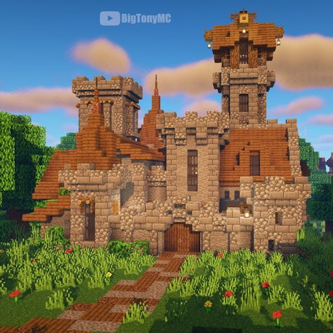 A tiny but super-detailed castle! Hit the link for part 1 of the tutorial! Minecraft Small Castle, Minecraft Kale, Chalet Minecraft, Mansion Minecraft, Minecraft Castle Blueprints, Villa Minecraft, Minecraft Medieval House, Minecraft Castle Designs, Little Castle