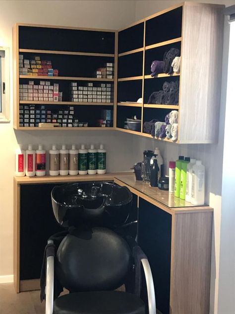 Hair Salon Cabinets Storage, Personal Salon Suite Ideas, Office Showroom Ideas, Salon Mirrors Ideas, Salon Wood Decor, Salon Suite Shelving Ideas, Hair Salon Wall Mount Station, Small Home Salon Ideas Layout, Mini Salon Ideas Interior Design