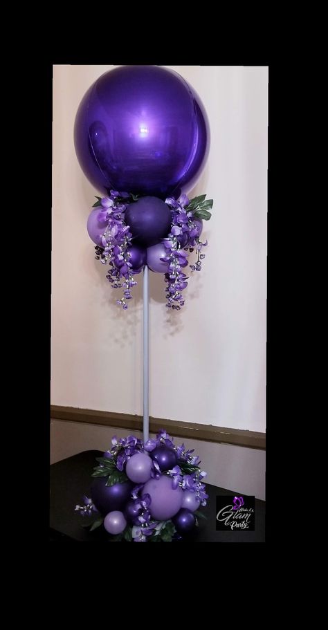 Ballons Flowers Centerpiece, Butterfly Balloon Table Centerpieces, Fairy Balloon Centerpieces, Flower And Balloon Decorations, Purple Balloon Arrangements, Purple And Teal Centerpieces, Purple Balloon Centerpieces, Purple Centerpieces Birthday Diy, Purple And Silver Birthday Party Centerpieces