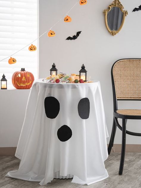 Black and White Collar Polyester Halloween Tablecloths Embellished Table & Sofa Linens Halloween Tablecloth, Picnic Dinner, Table Cloth Decorations, Dinner Decor, Hallowen Ideas, Halloween Fest, Party Cartoon, Halloween Pumpkin Designs, Halloween Tattoo