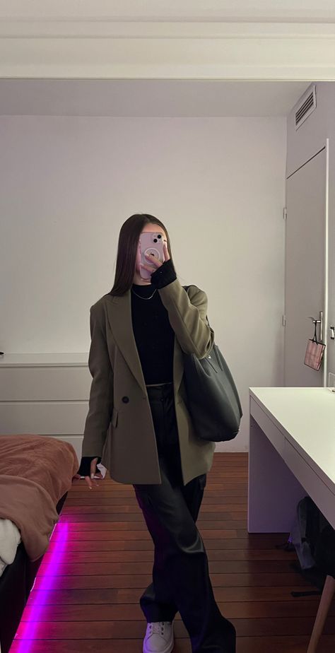 Oversized Blazer Outfits, Mantel Outfit, Estilo Hijab, Zara Drip, Stile Hijab, Blazer Outfits For Women, Outfit Zara, Mode Zara, Winter Fashion Outfits Casual