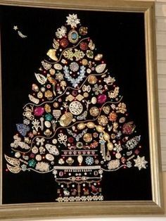 Perhaps you have seen one of these at a craft show, but it was too costly. You can make your own Christmas tree wall hanging, using your old costume jewelry or pieces from yard sales and thrifty…MoreMore #VintageJewelry Unusual Christmas Trees, Old Jewelry Crafts, Costume Jewelry Crafts, Jeweled Christmas Trees, Vintage Jewelry Ideas, Jeweled Christmas, Jewelry Christmas Tree, Vintage Jewelry Crafts, Vintage Jewelry Art