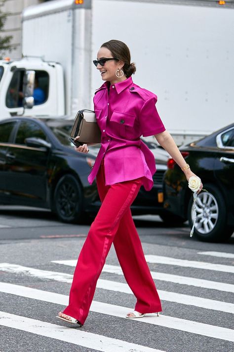 Fuchsia Jacket Outfit, Hot Pink Outfits, Pink And Red Outfit, Red Outfit Ideas, Outfit Ideas 2023, Hot Pink Outfit, Pink Obsession, Hot Pink Fashion, Hot Pink Shirt