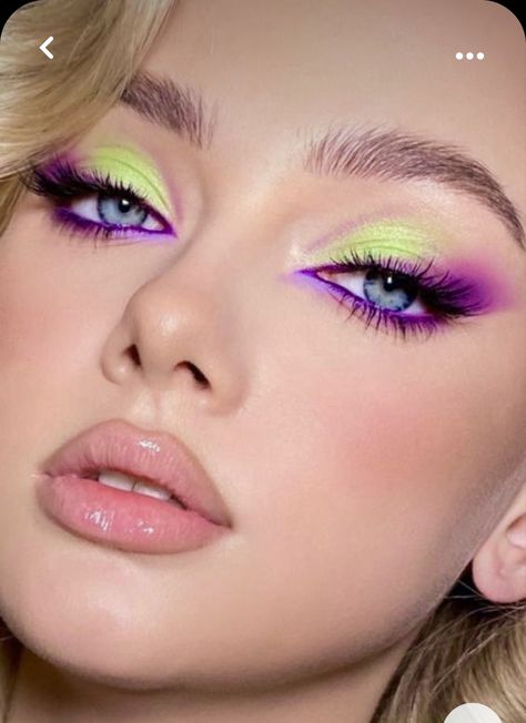 Green Eye Makeup, Neon Eyeshadow, 80s Makeup, Neon Makeup, Green Makeup, Pinterest Makeup, Green Eye, Eye Makeup Designs, Colorful Eye Makeup