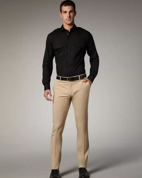 How to Wear Black Shoes With Khaki Pants - 12 Pro Ideas For Men Khaki Outfit Men, Tan Pants Outfit, Khaki Pants Outfit Men, Black Shoes Outfit, Black Shirt Outfits, Khaki Pants Outfit, Men Ootd, Khakis Outfit, Black Dress Pants Men