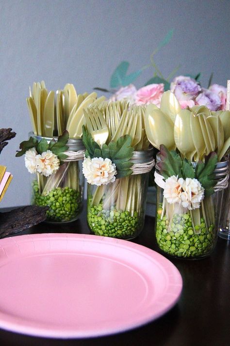 Be swept away to the enchanted forest themed birthday party.From woodland,to fairies, and butterflies too this birthday theme is perfect for your little one. #enchantedforest #woodlandparty #forestparty #birthdayparty #littlegirlbirthdayparty #1yearoldparty #fairyparty Cottagecore Aesthetic Party Decor, Garden Party Theme Birthday, Fairy Party Centerpiece Ideas, Forest Themed Birthday, Elf Core, Enchanted Garden Theme, Fairies And Butterflies, Tropisk Fest, Tinkerbell Party Theme