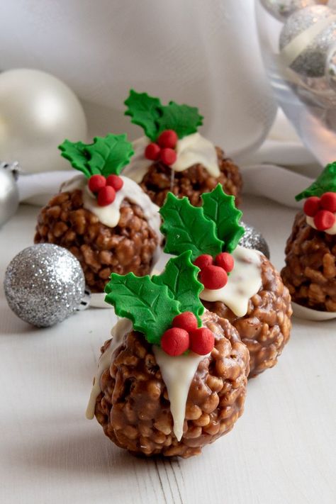 Rice Krispie Christmas, Christmas Classroom Treats, Christmas Puddings, The Best Desserts, Xmas Treats, Christmas Baking Recipes, Christmas Food Gifts, Best Desserts, Corkscrews