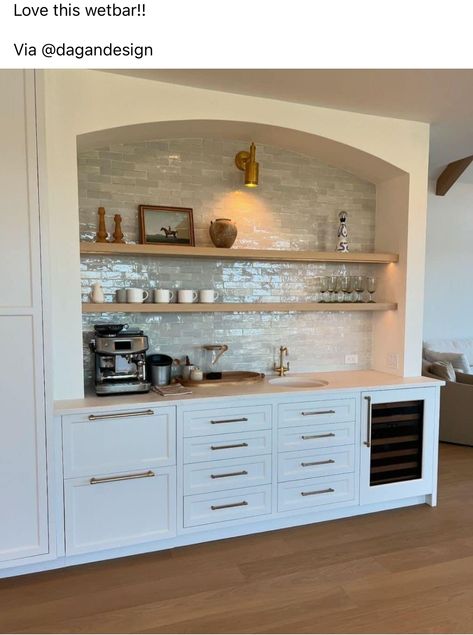 Coffee Bar Built In, Dining Room Built Ins, Dining Room Built In, Built In Buffet, Kitchen Built In, Home Bar Rooms, Coffee Bars In Kitchen, Salon Suites, Coffee Bar Home