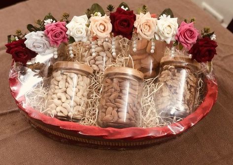 Roka Ceremony Thali, Gift Hampers For Wedding, Diy Dry Fruits Packing Ideas Gift, Dryfruits Packing Ideas For Engagement, Roka Ceremony Gifts For Groom, Dryfruit Hampers Ideas, Roka Shagun Basket, Fruit Basket Ideas Gift For Wedding, Dry Fruits Packing Ideas Gift Basket