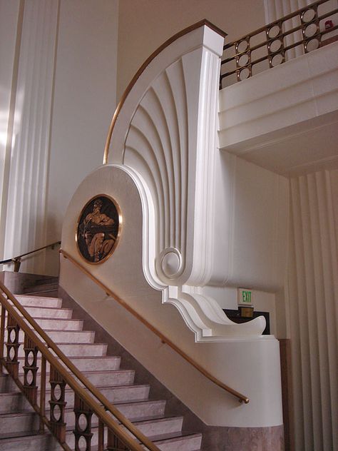 Interior Art Deco, Arte Art Deco, Bungalow Decor, Craftsman Bungalow, Art Deco Interior Design, Interior Vintage, Art Deco Decor, Stair Case, Art Nouveau Architecture