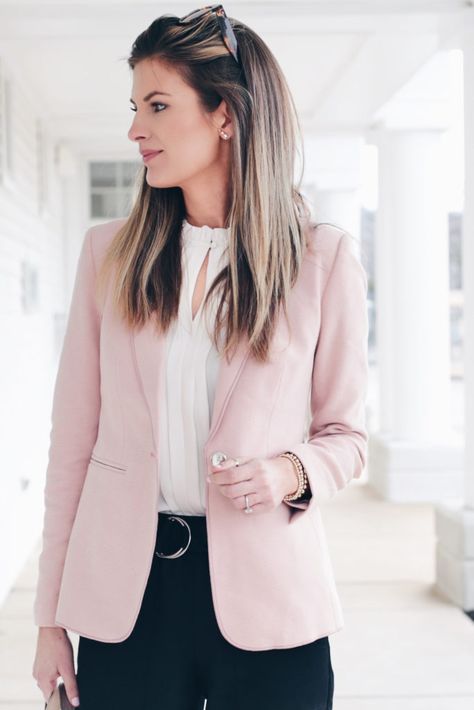 blush pink workwear blazer - spring work fashion 2020 - pinteresting plans fashion blog Styling Pink Blazers Women, Blush Pink Work Outfit, Blush Pink Pants Outfit Work, Pink Office Attire, Blush Blazer Outfit Work, Pink Work Wear, Mauve Blazer Outfits For Women, Blush Pink Blazer Outfit Work, Light Pink Blazer Outfit Classy