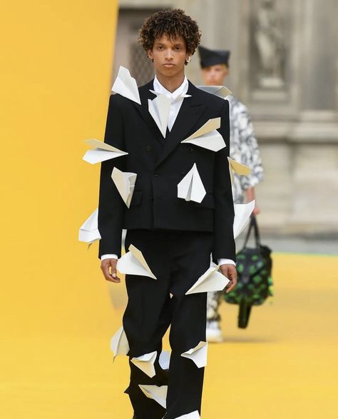 Virgil Abloh Runway, Virgil Abloh Outfits, Lv Menswear, Virgil Abloh Off White, Cubism Fashion, Louis Vuitton Design, Avangard Fashion, Virgil Abloh Louis Vuitton, Off White Virgil Abloh