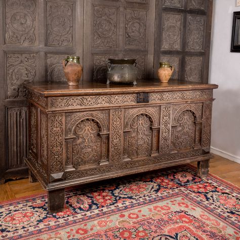 Elizabeth I oak carved chest of the finest quality. The front with three applied arcaded panels enriched with S-scroll and leafy spandrels with ornate renaissance decoration within with birds and urns with typical Exeter known strapwork. This chest is in perfect untouched condition. Ethnic Furniture, Turkish Furniture, Medieval Furniture, White Furniture Living Room, Vintage Interior Design, Indian Furniture, Carved Furniture, Wood Carving Patterns, Elizabeth I