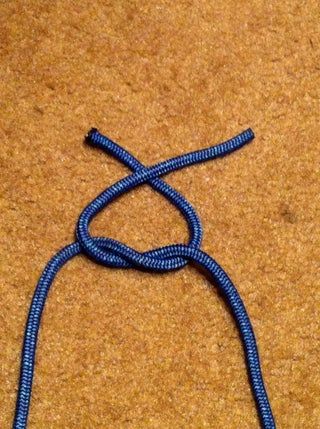 How to Tie a Square Knot (with Pictures) - Instructables How To Make A Square Knot, How To Tie A Square Knot, How To Tie An Adjustable Knot Bracelets, Square Knot Tutorial, Knot Tying Instructions, Tie A Square Knot, Adjustable Bracelet Diy, Adjustable Knot Bracelet, How To Tie A Knot