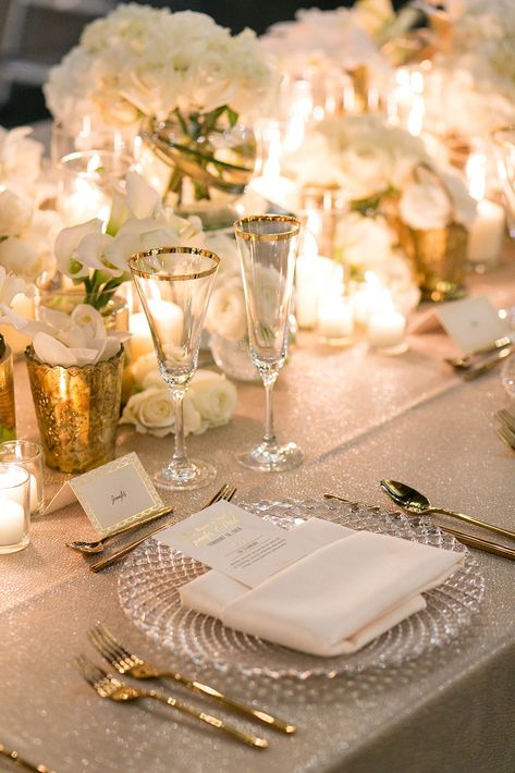 Elegant Party Table Set Up, Elegant Rose Gold Wedding Decor, White And Ivory Table Setting, Blush And Gold Wedding Table Setting, Fancy Wedding Table Settings, Engagement Dinner Table Setting, Crystal Charger Plates, White And Gold Wedding Place Setting, Elegant Charger Plates