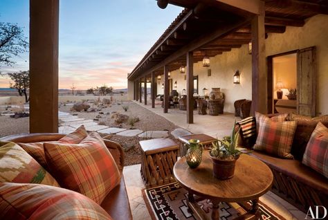 6 Homes in the Southwest with Amazing Desert Views | Architectural Digest Style Hacienda, Spanish Colonial Homes, Hacienda Homes, New Mexico Style, New Mexico Homes, Mexican Hacienda, Hacienda Style Homes, Mexico House, Mexico Style