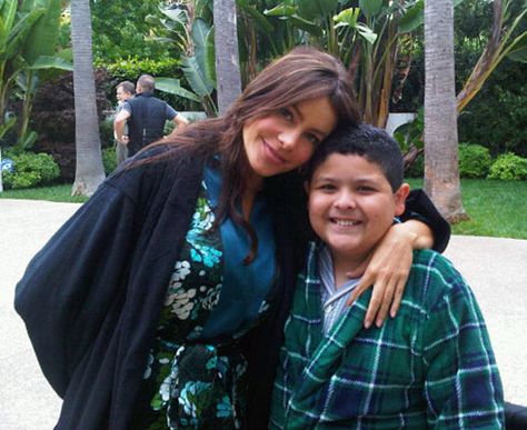 Gloria and Manny from Modern Family Cast Modern Family, Modern Family Phil, Rico Rodriguez, Modern Family Quotes, Family Doctors, Sofia Vergara, It Movie Cast, Tv Girls, Best Series