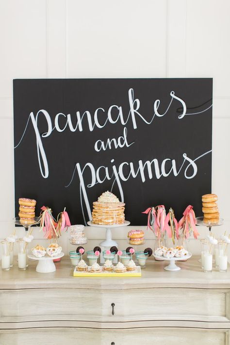 Pancakes and Pajamas: A.K.A. the best #sleepoverparty Idea Ever Pajama Birthday Parties, Teenager Party, Brunch Party Decorations, Pancake Party, Pyjamas Party, Pancakes And Pajamas, Sleepover Birthday, Anniversaire Diy, Pj Party