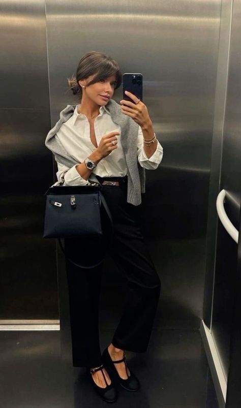 Aesthetic Lawyer, Internship Outfit, Summer Office Outfits, Doctor Outfit, Business Professional Outfits, Lawyer Fashion, Look Office, Lawyer Outfit, Work Fits