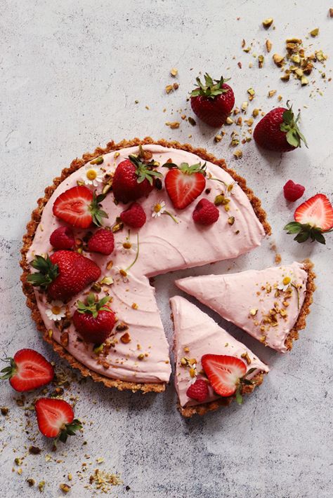 Strawberry Mousse Tart Recipe - Paint Me Pink Bonne Maman Strawberry Mousse Tart, Recipes With Strawberry Puree, Pink Pastries, Strawberry Tarts Recipe, Strawberry Banana Cheesecake Salad, Pink Breakfast, Mousse Tart, Summer Desert, Strawberry Sweets