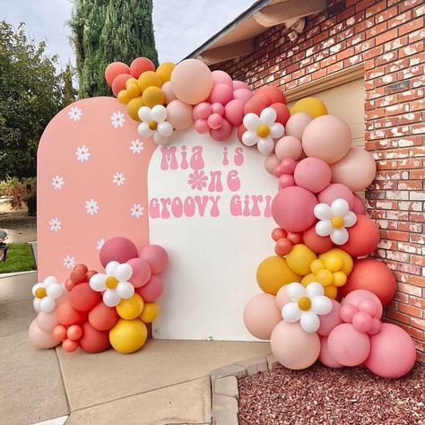 Groovy One Balloon Garland, Two Groovy Arch Backdrop, Groovy One First Birthday Party Ideas, Groove 1st Birthday, Groovy Birthday Balloon Arch, Groovy Backdrop Party, Groovy One First Birthday Balloon Arch, One Groovy Babe Party, Groovy Party Balloons