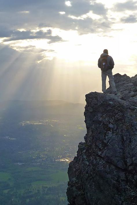 Seattle is a big city, but there's plenty of amazing hikes within an hour's drive. Check out our awesome list of the top 15 day hikes near Seattle, Washington. On The Top Of The Mountain, View From Mountain Top, Man On Top Of Mountain, Man In Nature, Top Of Mountain, Mountain Top View, Top Pictures, Mystic Illustration, Hiking Mountains