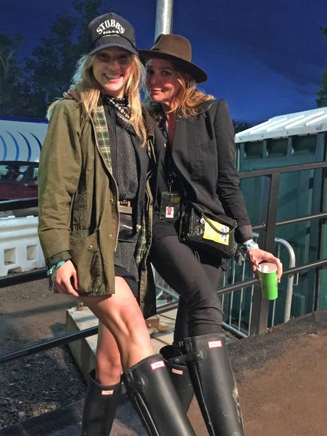 Glastonbury 2015: From Bradley Cooper to Alexa Chung, festival fashion roundup | The Independent Alexa Chung Festival, Rainy Festival Outfit, Glastonbury Festival Fashion, British Festival, Barbour Jacket Women, Glastonbury Fashion, Hunter Boots Outfit, Barbour Style, Stylish People