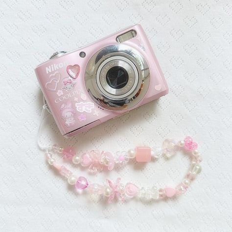 Camera Aesthetic Pink, Pink Digital Camera, Digi Camera, Aesthetic Digital Camera, Digital Camera Aesthetic, Camera Decor, Pink Camera, Camera Aesthetic, Cute Camera