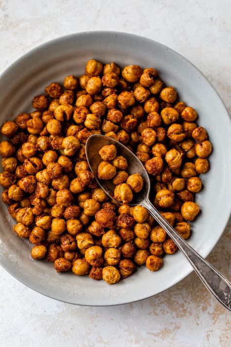 Air Fryer Chickpeas Chickpeas In Air Fryer, Airfryer Veggies, Crispy Air Fryer Chickpeas, Healthy Airfryer, Air Fryer Chickpeas, Ww Snacks, Creamy Pasta Bake, Well Plated, Holiday Meal Planning