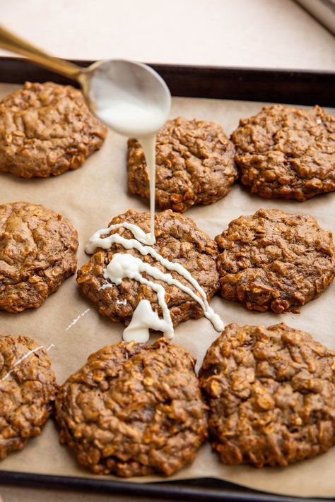 Gf Molasses Cookies, Oatmeal Ginger Molasses Cookies, Ginger Oatmeal Cookies, Oatmeal Gingerbread Cookies, Molasses Oatmeal Cookies, Healthy Ginger Snaps, Oatmeal Molasses Cookies, Oatmeal Flour, Chewy Ginger Cookies