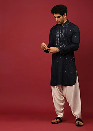 Traditional Indian Mens Clothing, Kurta Designs Men's, Pathani For Men, India Fashion Men, Pathani Suit, Latest Kurta Designs, Mens Traditional Wear, Indian Wedding Clothes For Men, Placket Design