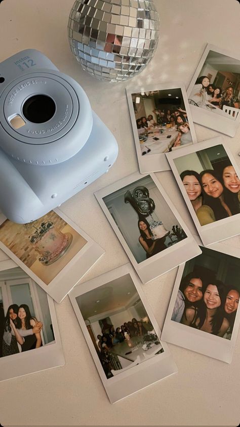 17. Geburtstag, Instax Mini 12, 17th Birthday Ideas, Birthday Vibes, Cute Birthday Pictures, Cute Birthday Ideas, Sixteenth Birthday, 26th Birthday, Birthday Trip