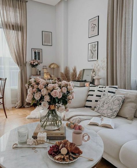 Small French Apartment Decor, French Chateau Interiors Modern Living Rooms, Victorian Living Room Aesthetic, Parisian Living Room Aesthetic, European Eclectic Decor, European Eclectic, Parisian Living Room, Feminine Living Room, Eclectic Decor Bedroom