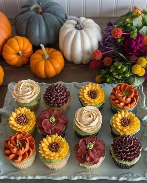 White Flower Cake Shoppe, Deco Cupcake, Cupcakes Design, Fall Cupcakes, Fall Menu, Cupcakes Decorados, Fall Cakes, Wedding Dessert, Cupcake Designs