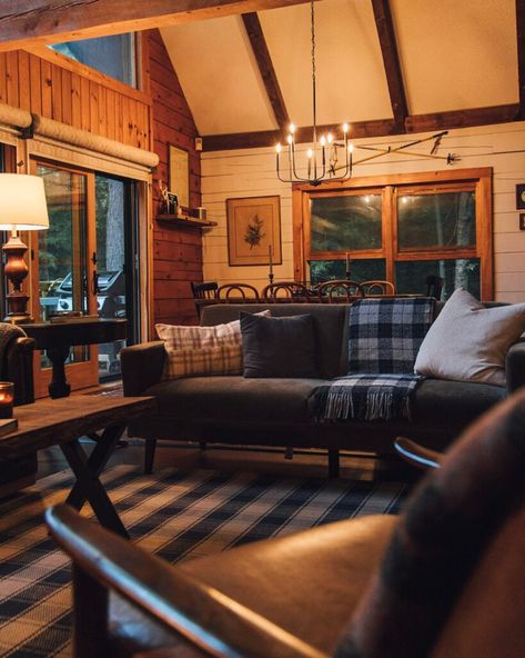 Our Vermont Log Cabin Tour - Kaitlin Madden Home Blogger Cozy Cabin Living Room, Cozy Cabin Aesthetic, Cabin Decor Ideas, Log Cabin Living Room, Mountain Cabin Decor, Cabin Room, Cabin Modern, Log Cabin Living, Log Cabin Interior