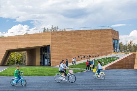 Earth Texture, Tourist Center, Concrete Light, Construction Area, Best Architects, Roof Styles, Tourist Information, Information Center, Concrete Decor