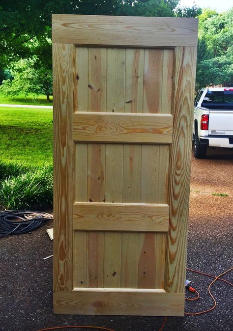 Diy Exterior Door, Diy Barn Door Plans, Exterior Barn Doors, Diy Exterior, Building A Door, Building A Barn Door, Door Plan, Diy Barn, Outdoor Doors