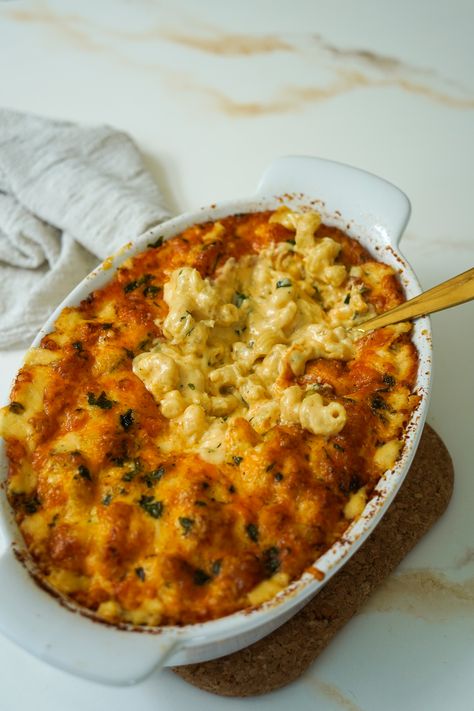 Creamy Crab Mac and Cheese - Asili Glam Crab Mac And Cheese Recipe, Crab Meat Pasta, Holiday Seafood Recipes, Crab Bake, Creamy Seafood Pasta, Lobster Mac N Cheese Recipe, Lemon Garlic Chicken Thighs, Seafood Mac And Cheese, Crab Mac And Cheese