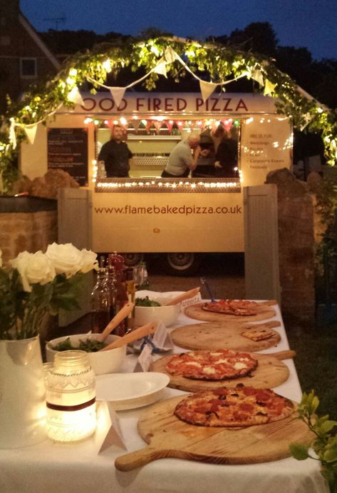 Wedding Pizza Food Truck, Wedding Entree Ideas Main Courses, Good Truck Wedding, Fire At Wedding, Brick Oven Pizza Wedding, Food Truck Wedding Reception Ideas, Pizza Truck Wedding Reception, Woodfire Pizza Wedding, Pizza Van Wedding