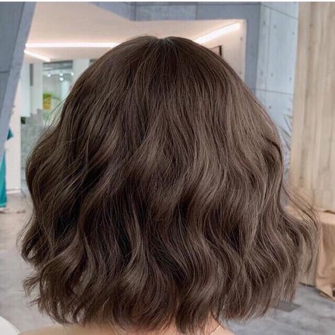 Short Wavy Perm Loose Curls, Short Wavy Hair With Bangs Loose Waves, Short Curly Bleached Hair, Japanese Perm Short Hair, Loose Curl Perm Short Hair, Curly Short Hair Korean, Short Hair Cuts Wavy, Short Wavy Perm, Body Wave Perm Short Hair