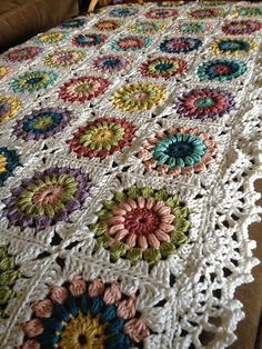 Sunburst Granny Square Blanket, Solid Granny Square, Sunburst Granny Square, Granny Blanket, Crochet Bedspread Pattern, Crochet Afgans, Crochet Blanket Afghan, Crochet Bedspread, Crochet Blocks