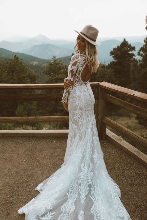 Wedding Dresses Lace Western, Western Wedding Dress Bride, Wyoming Wedding Dress, Wedding Dresses Country Western, A Line Western Wedding Dress, Western Fitted Wedding Dress, Boho Themed Wedding Dress, Fall Boho Wedding Dresses, Punchy Wedding Dress