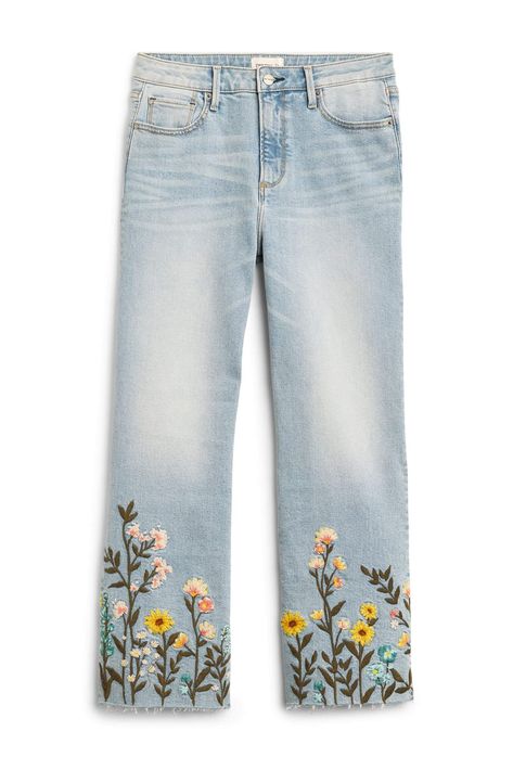 Road Trip Packing List: Our Women’s Guide To On-the-Go Style Jean Pants Embroidery Ideas, Embroidery Designs On Pants, Embroidery In Jeans, Embroidery On Jeans Pants, Pant Embroidery Design, Embroidery Pants Jeans, Painting On Pants, Jeans Painting Ideas, Embroidery On Pants