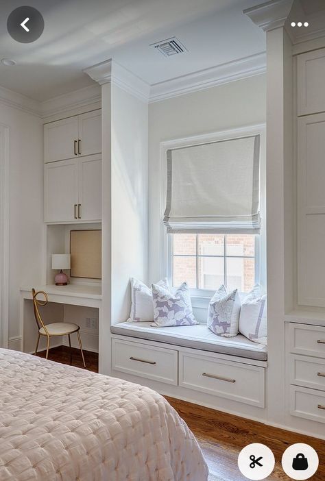 Window Built Ins With Bench Bedroom, Bedroom Built In Around Window, Seat By Window Bedrooms, Bedroom Built In Window Seat, Window Seat Furniture, Dressing Room Window Seat, Window Bench In Bedroom, Corner Window Ideas Bedroom, Small Room With Window Seat